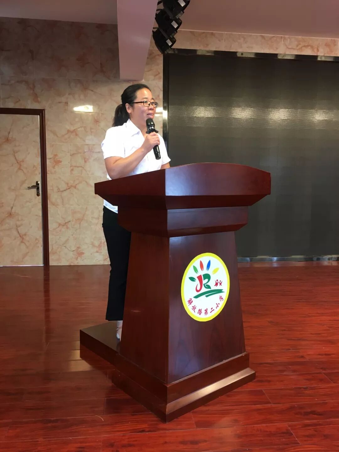 运城市盐湖区2019年“我和我的祖国” 亲子精品研学行总结分享会召开