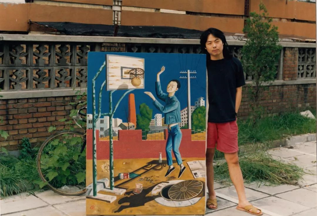 1994年,宋永红在北京工艺美术学校宿舍画画.