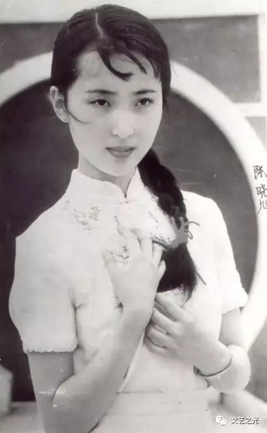 她是这样变成黛玉的 wbr| wbr梦里三年:初出茅庐 wbr梦始 她是这样变成黛玉的 wbr| wbr梦里三年:初出茅庐 wbr梦始