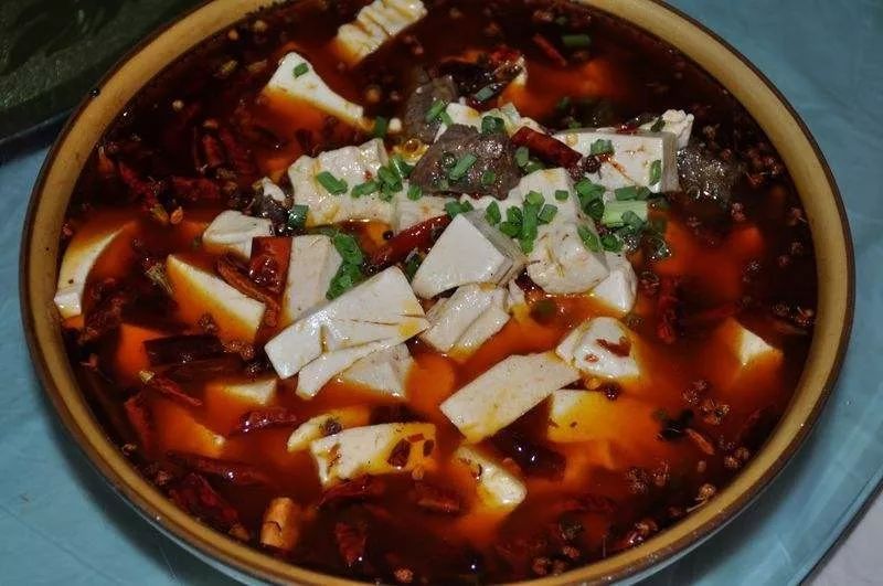 河舒豆腐:蓬安河舒镇的豆腐历史悠久,远近驰名.
