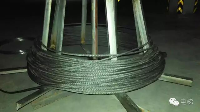 32层电梯更换钢丝绳经验分享