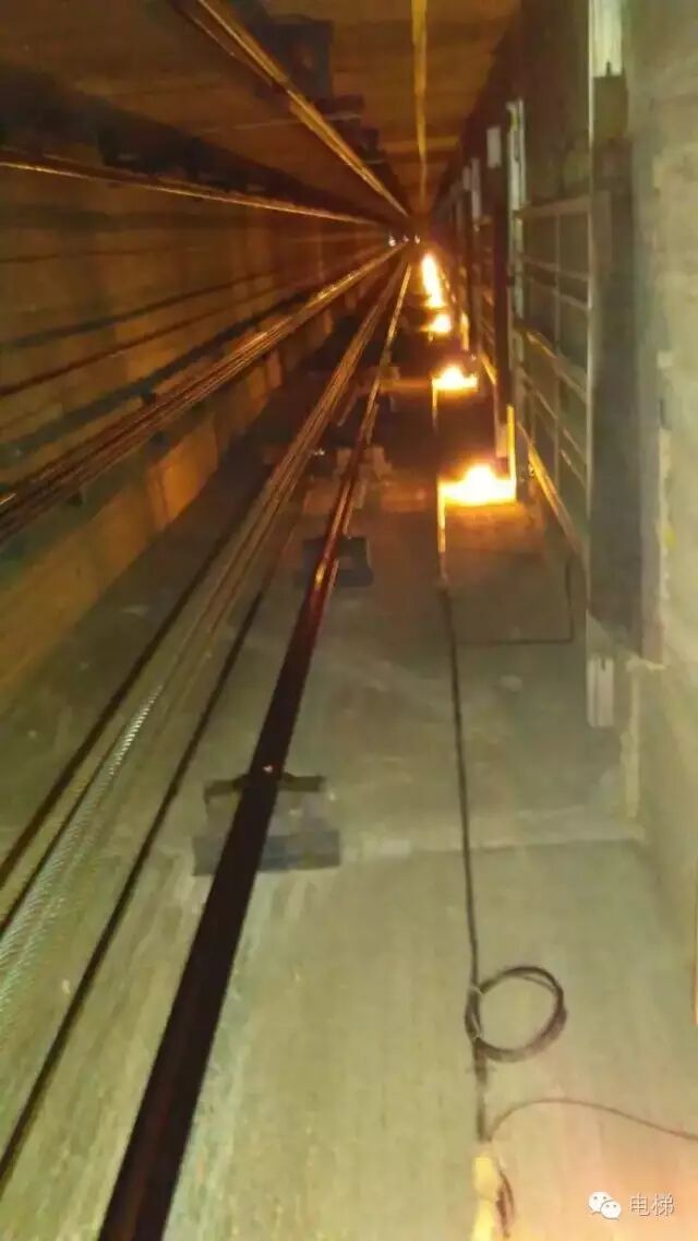 32层电梯更换钢丝绳经验分享