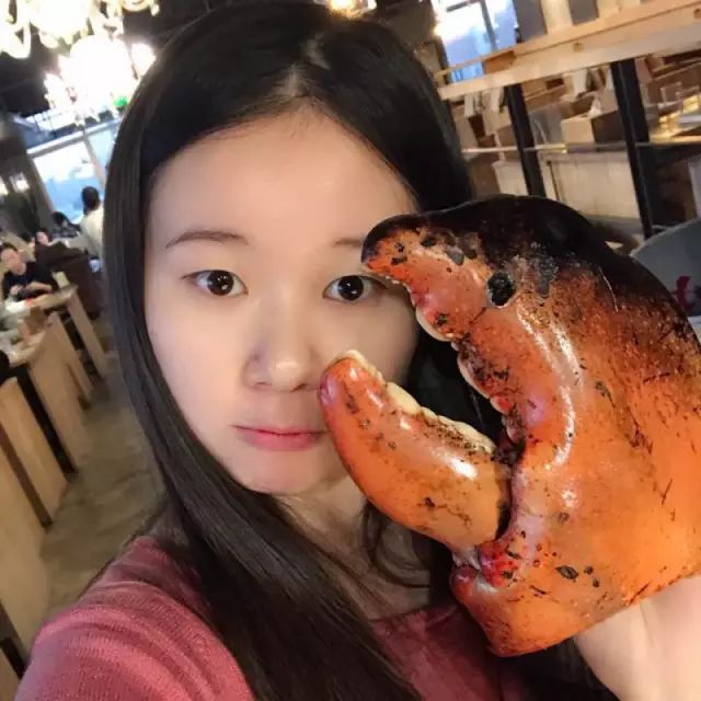 Alva头像方.jpg