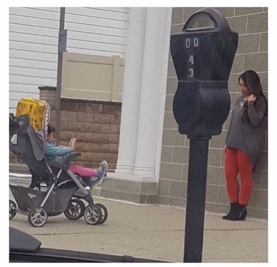 Картинки по запросу moving my sisters mattress today