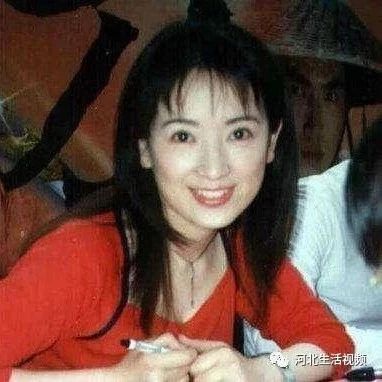 孙俪的婆婆曾是一代美女,颜值不输赵雅芝,今56岁貌美如花