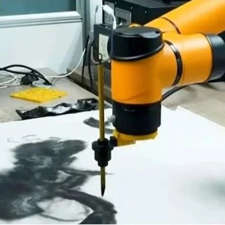 【前沿科技】机器人创作水墨画！艺术家危险了？