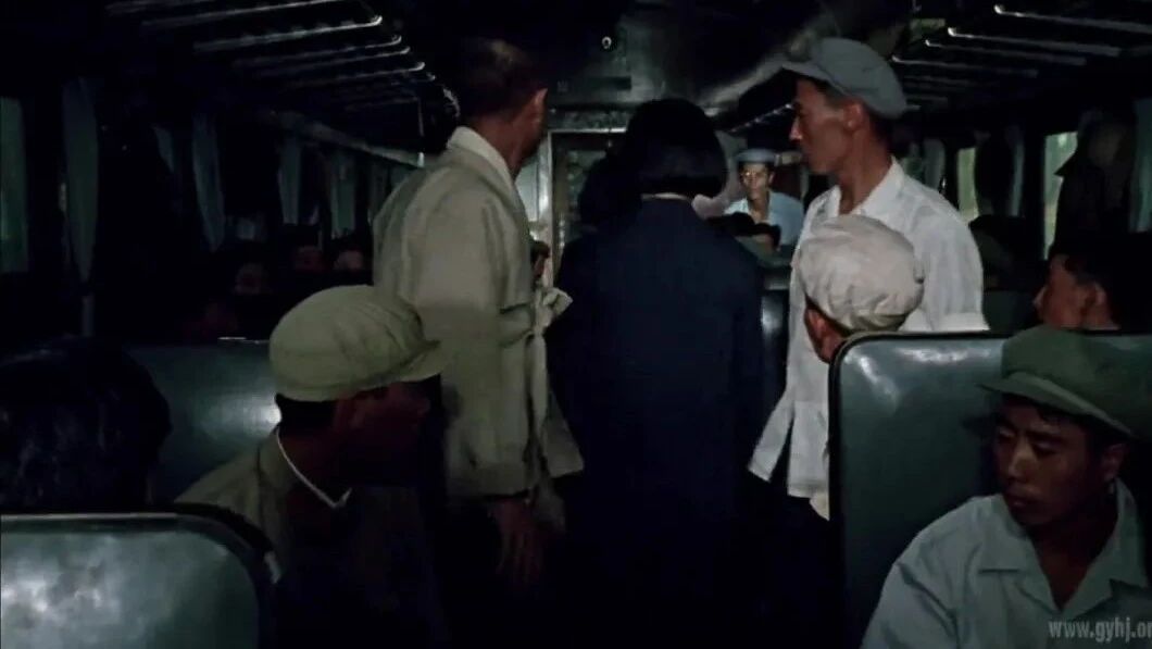 点阅读原文，看百年经典老电影⭐看电影《特快列车》豆瓣7.0 国产怀旧剧情片~1965