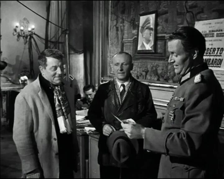 点阅读原文，看百年经典老电影⭐看电影《穿越巴黎》豆瓣7.5  威尼斯电影节影帝布尔维尔主演法国喜剧片中文字幕~1956