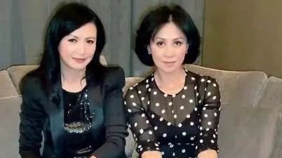 梁朝伟对她念念不忘,刘嘉玲是她闺蜜,曾华倩年轻时到底有多美