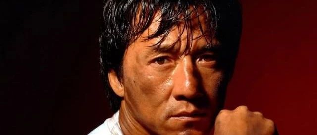 成龙自曝遭枪击!被五十名黑社会围堵,他是这么反击的!
