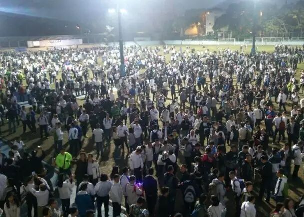 “港人治港”!昨夜，三万香港人集体出动！他们捍卫的是爱国者的尊严！