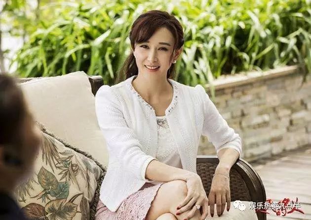 为什么“高小琴”胡静已是百亿豪门贵妇,还要努力工作?