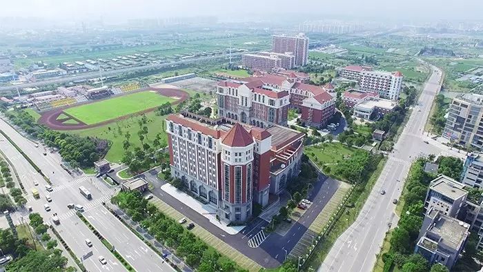 地点:上海健康医学院浦东校区北苑1号楼报告厅