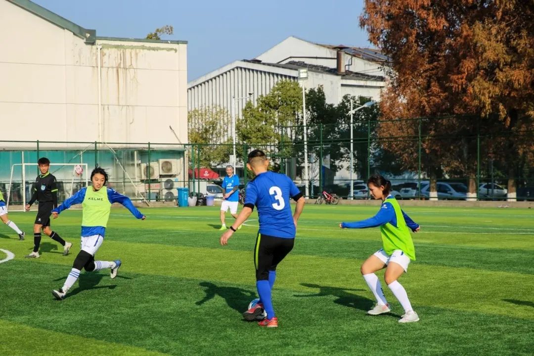 院系风采足球学院武汉体育学院足球文化节之师生足球擂台赛拉开序幕