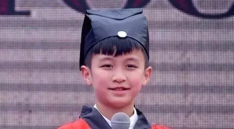 【清澜山学校阳光思维班播报点评】王君：对小小思想家俊弘播报的建议