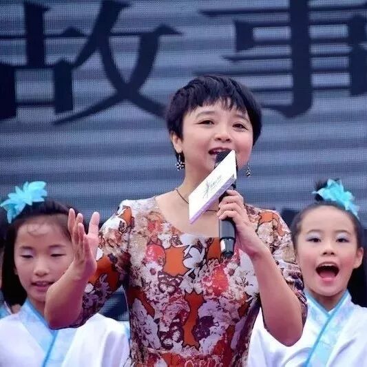 【清澜山学校阳光思维班每日播报点评】王君：俊志播报的巨大突破