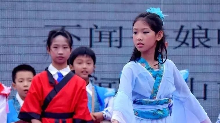 【清澜山学校阳光思维班每日播报点评】王君：婷丹子墨说辩论