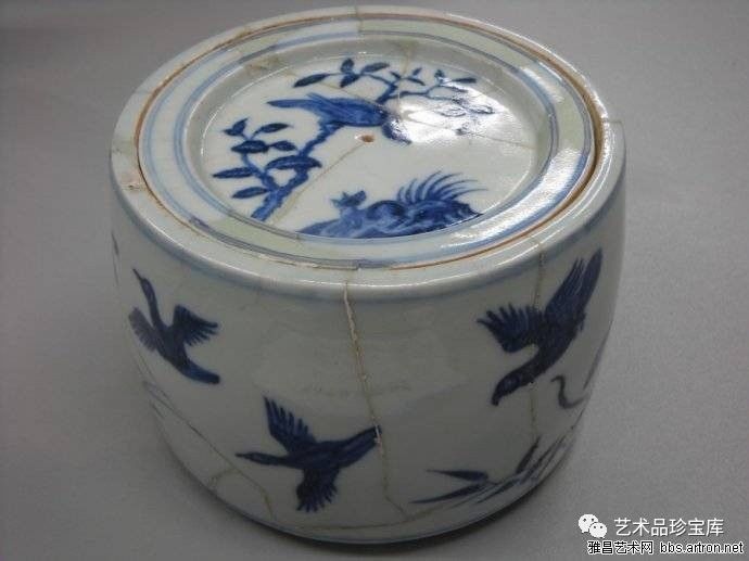 明代宣德青花鹰雁纹蟋蟀罐