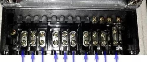 低压配电柜接互感器电度表怎么接线？