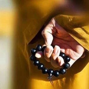 经典故事：《老和尚的执著》