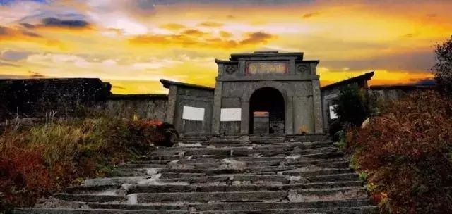 湖南省人大代表梁石安建议将大龙山旅游景区项目列为重点项目