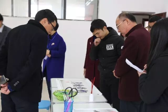 大学生学校创业项目_大学生眼镜店创业项目_大学开店创业好项目