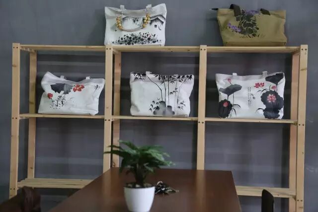 大学生眼镜店创业项目_大学生学校创业项目_大学开店创业好项目