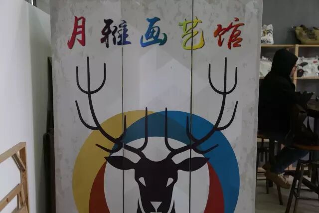 大学生眼镜店创业项目_大学开店创业好项目_大学生学校创业项目