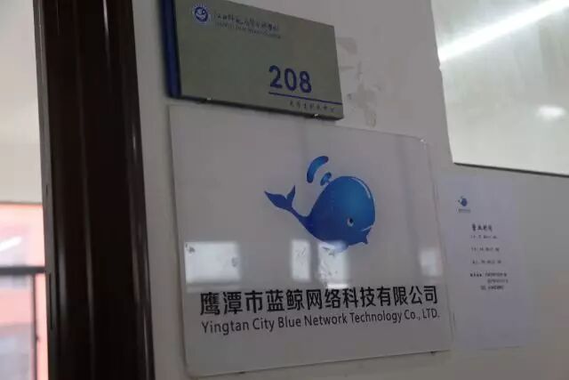 大学生学校创业项目_大学生眼镜店创业项目_大学开店创业好项目