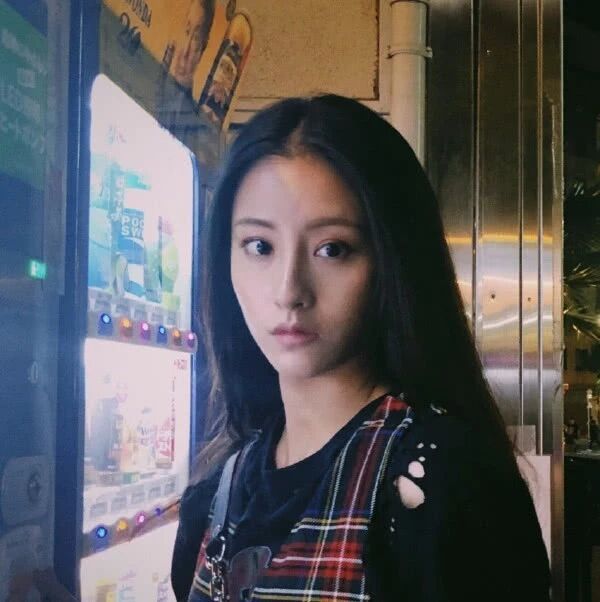 新版小龙女毛晓慧生活照曝光,长发及腰清新灵动气质佳