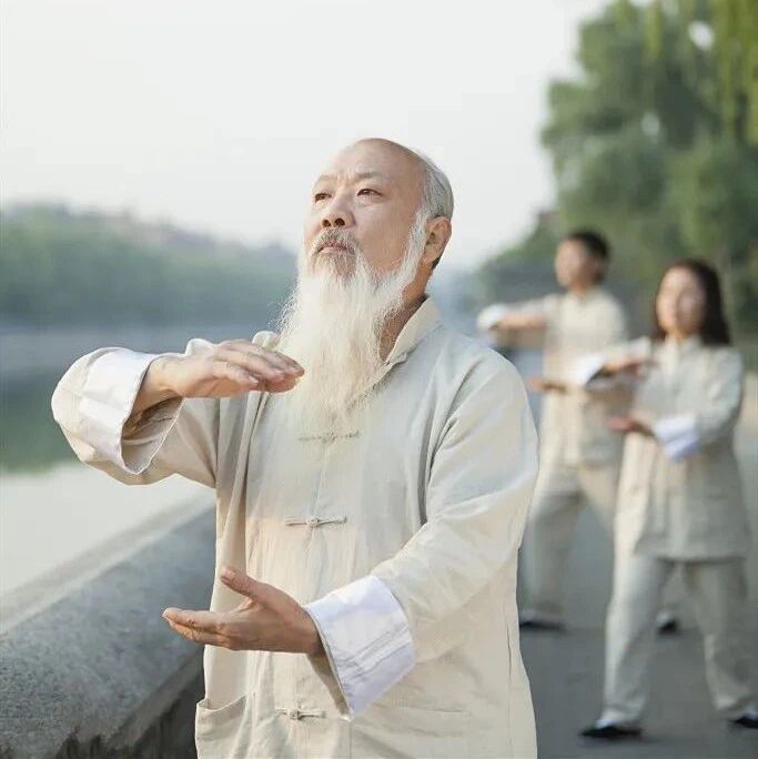 中医治未病重在“四调”：调精神，调呼吸，调起居，调饮食！