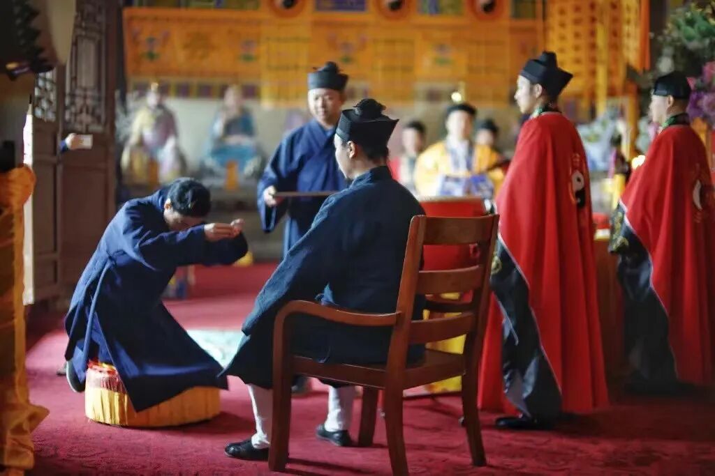 徒弟认真拜师了，却发现师父也不是个完美的人！