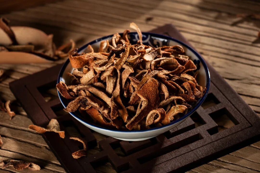 脾虚湿气重及痰湿体质，常用这六味药，健脾祛湿又和胃！