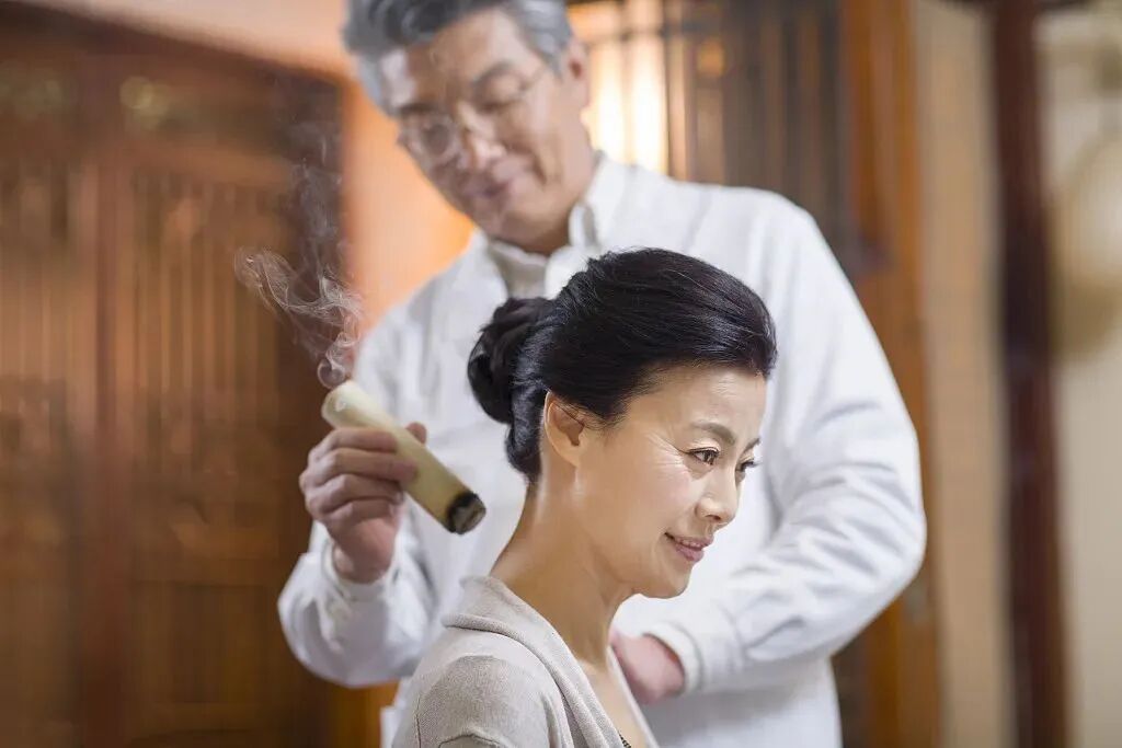 寒湿淤体质的人更易老，这个中医妙招，温经通络，让你更显年轻！