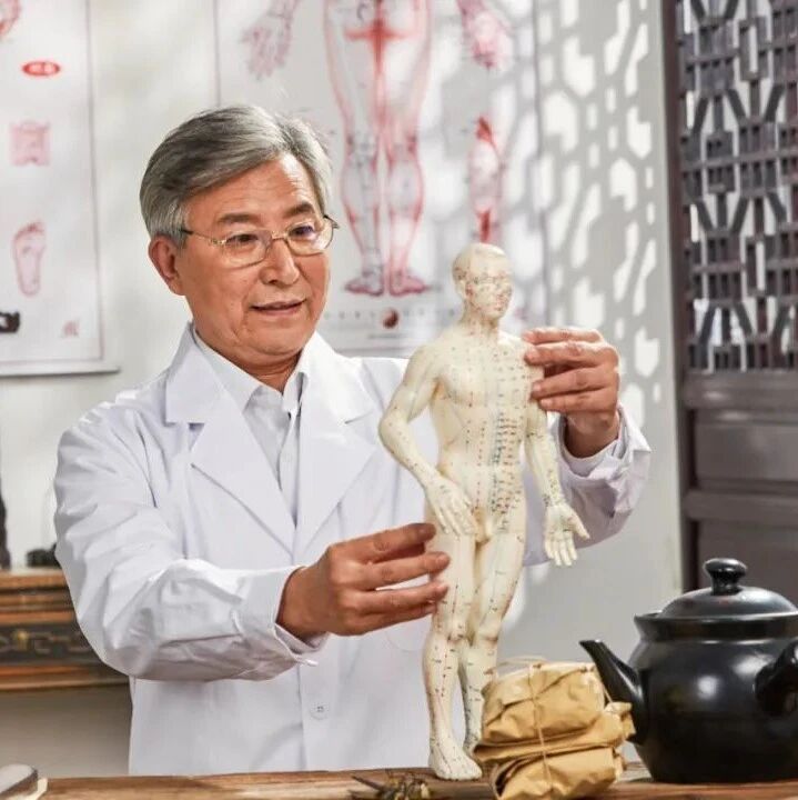 三伏已至，健脾祛湿是关键，一招不吃药而健脾祛湿的方法，很有效！