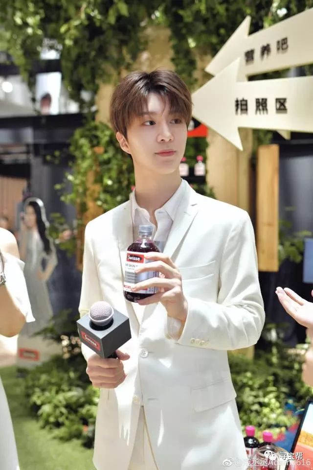 范丞丞在医院被偶遇——被连轴转伤过的明星:赵丽颖易