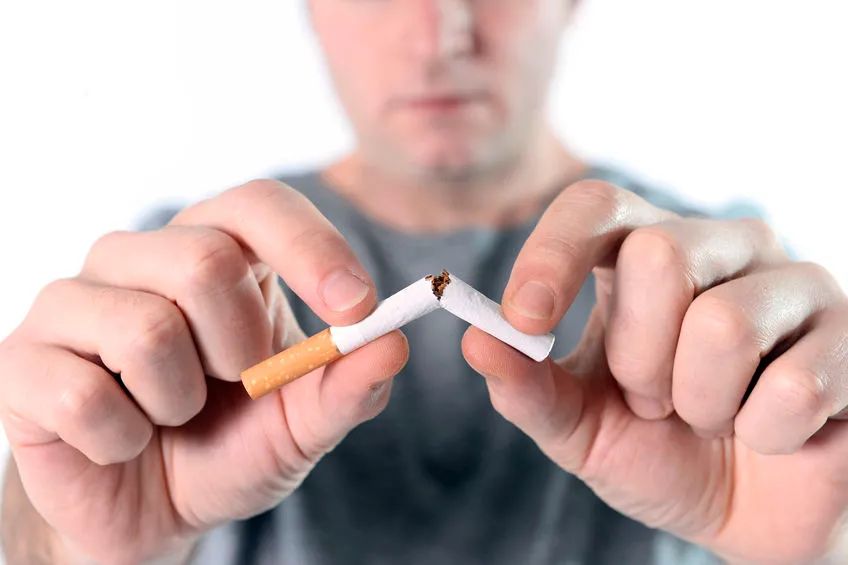得了肺癌后，继续吸烟和戒烟，对人的影响有啥区别?