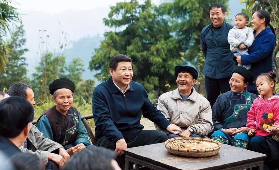 2013年11月3日，習(xí)近平在十八洞村同村干部和村民座談