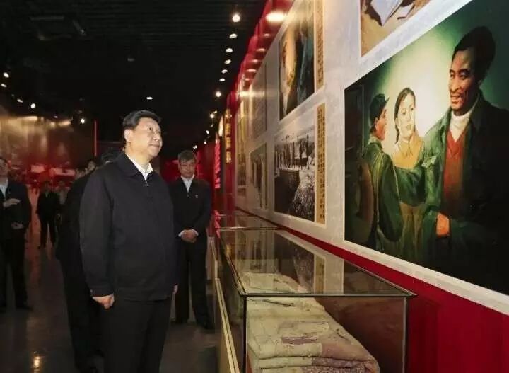 習(xí)近平參觀焦裕祿同志紀(jì)念館