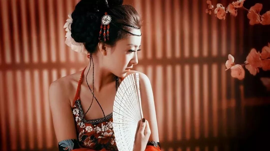 酒文化:唐三镜林梓盈揭秘古代花酒的由来!