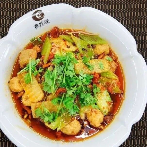 水煮素菜锅：麻辣鲜香，冬日里暖呼呼的下饭菜！