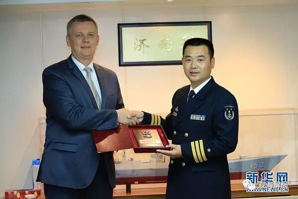 航母編隊4艦赴香港20周年慶?；顒樱為L都是誰？