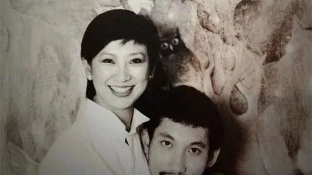 她是张国荣林青霞闺蜜,是徐克爱了33年的女人,67岁活成女人最精彩的模样