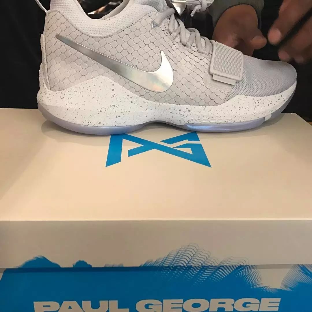 乔治发布首双签名鞋 nike pg1