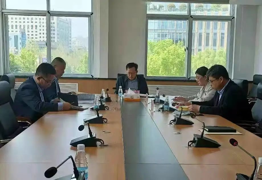 教育整顿民主生活会,区委常委,政法委书记荣传伟同志主持会议并讲话