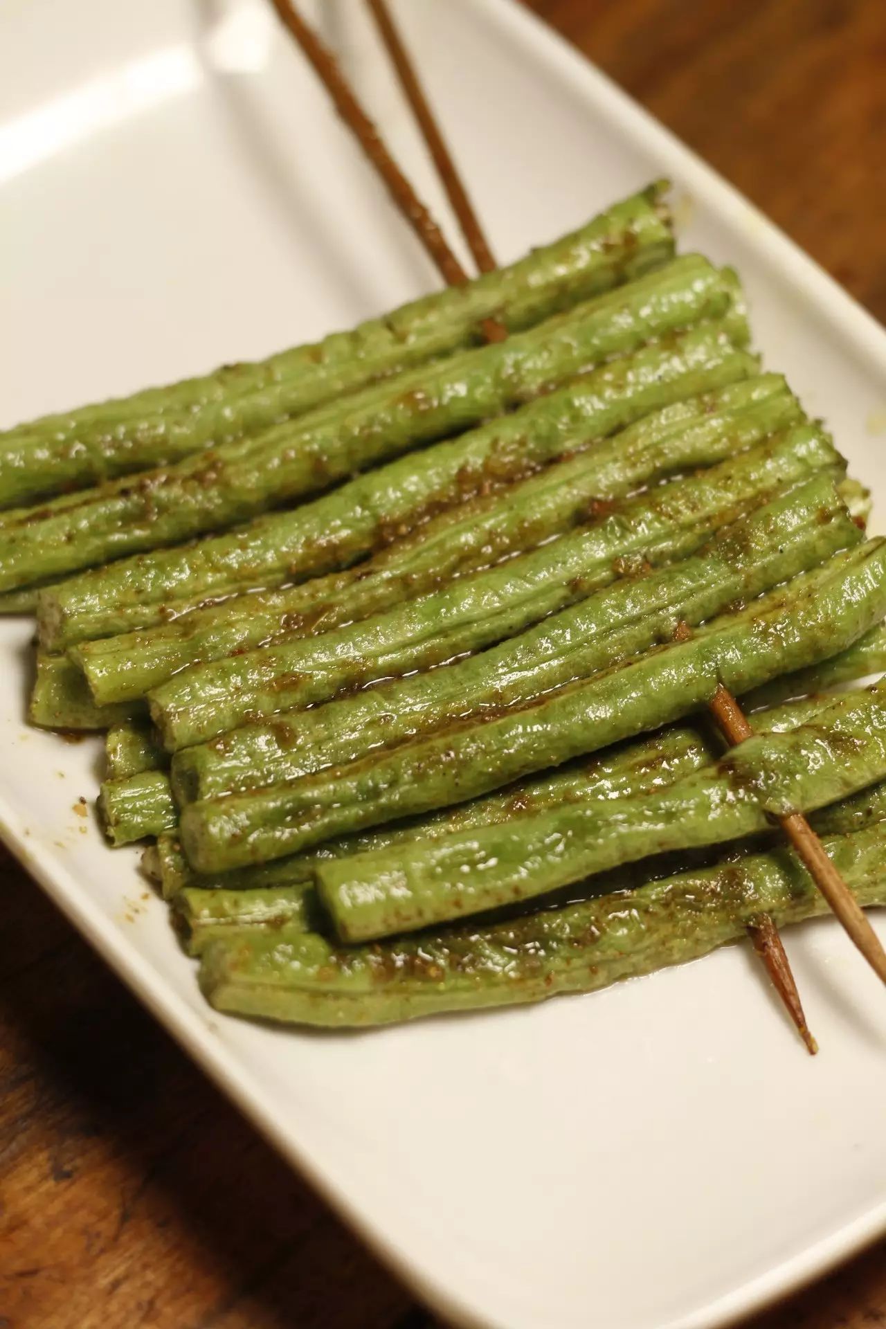 撸串里的素食当然就属烤豆角,入味的加上脆软的口感,少油,撸串好配角