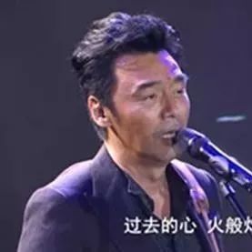 钟镇涛在宝丽金演唱会上唱《让一切随风》巨星风范不让谭咏麟