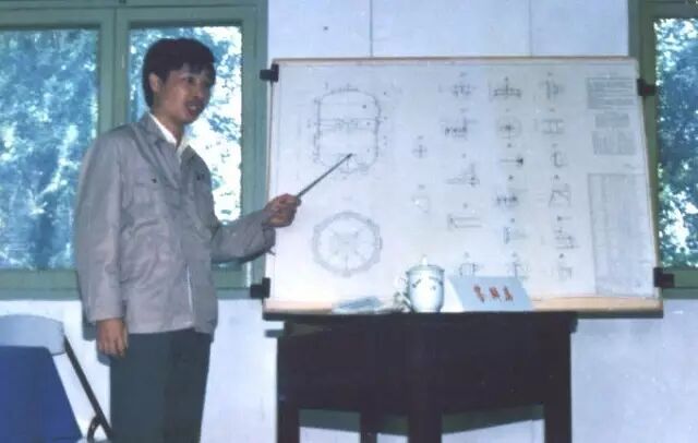 在农村蹲点9年，香港女博士带村民造土房子，被嫌弃土掉渣却获联合国大奖！┃匠心