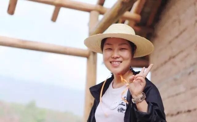 在农村蹲点9年，香港女博士带村民造土房子，被嫌弃土掉渣却获联合国大奖！┃匠心