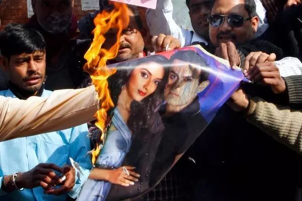 热帖：52岁大叔变19岁少年，杨澜夸他太励志！